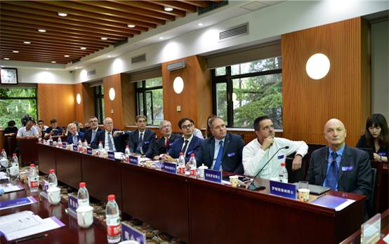 中意携手 共促科技冬奥 “冰雪科技座谈会”在清华大学召开 中意携手 共促科技冬奥 “冰雪科技座谈会”在清华大学召开