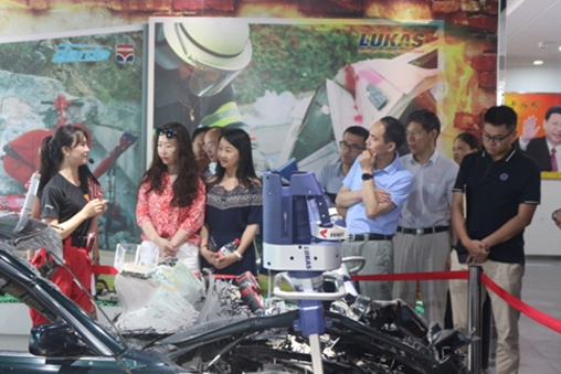 ag九游会登陆j9入口科技管理团队考察咸亨国际应急装备中心 ag九游会登陆j9入口科技管理团队考察咸亨国际应急装备中心