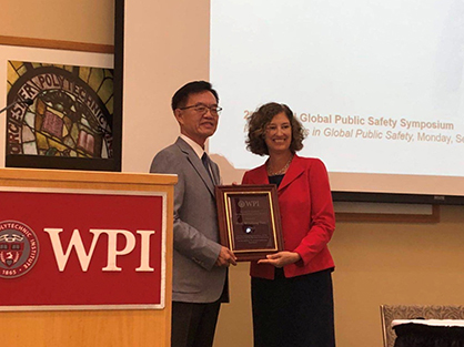 范维澄院士获埃蒙斯奖 范维澄院士获埃蒙斯奖