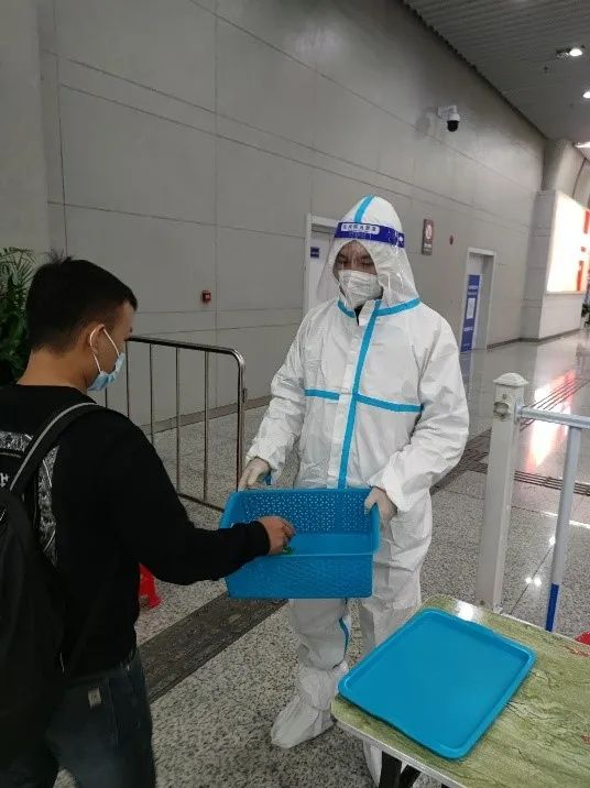 齐心战“疫” | ag九游会登陆j9入口科技运维团队持续保障客户精准抗疫 齐心战“疫” | ag九游会登陆j9入口科技运维团队持续保障客户精准抗疫